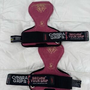 Corba Grip, Medium to Large, Black/Red